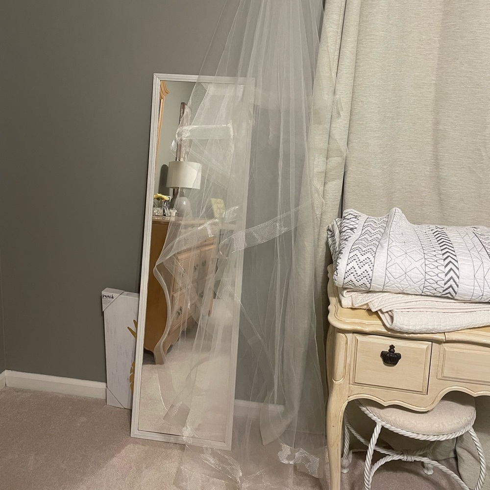 Toni Federici Cyprus veil 85 inches light ivory